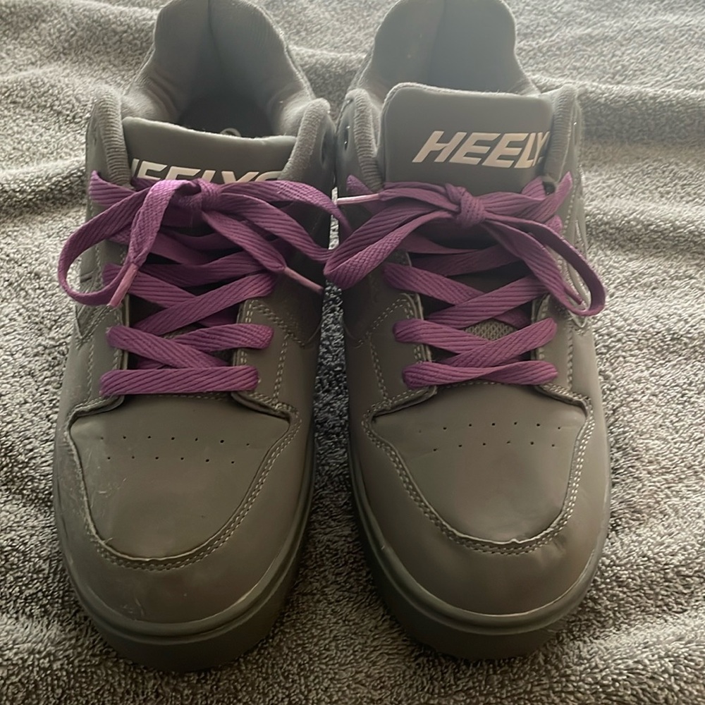 Heelys Gray Sneakers with Purple Laces